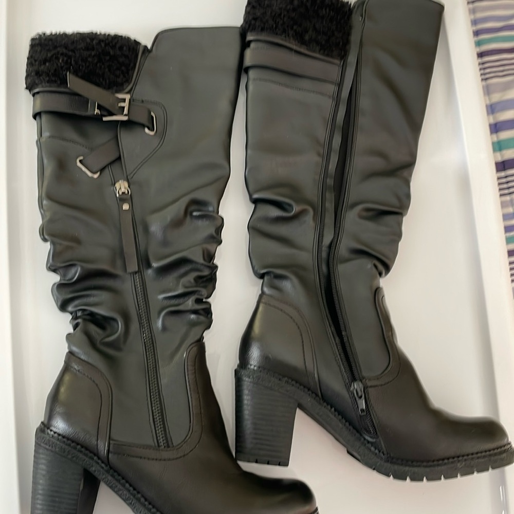 Lochlan slouchy boot. Good rubber sole. Low heel. 8.5